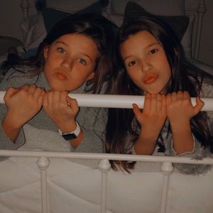 Meet your Posher, Avery